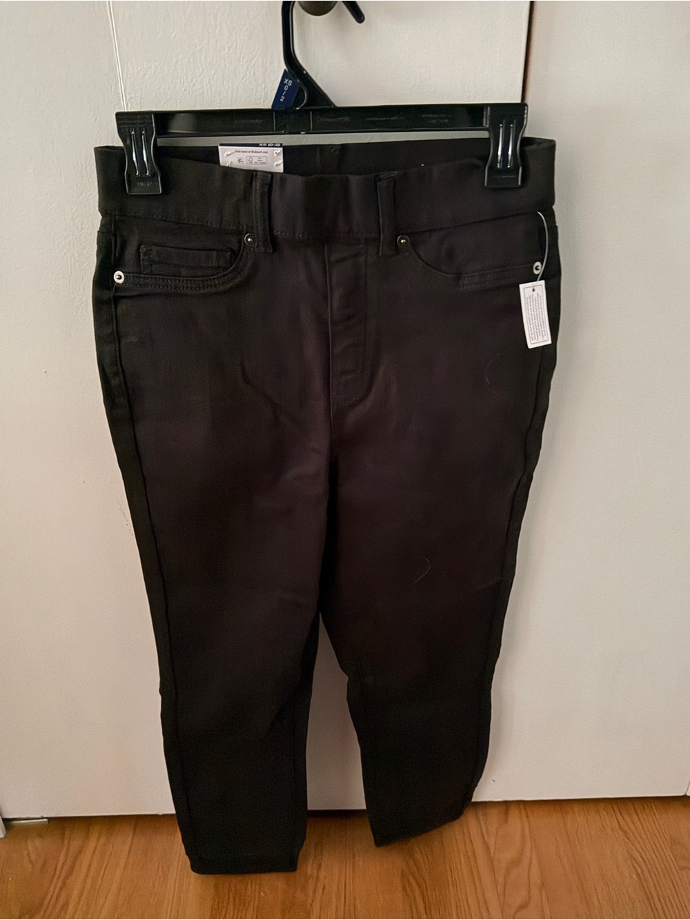 No Boundaries Women's Black Capris